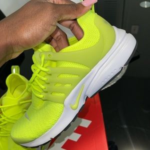 Nike Presto Sneakers Size 9 in Women’s